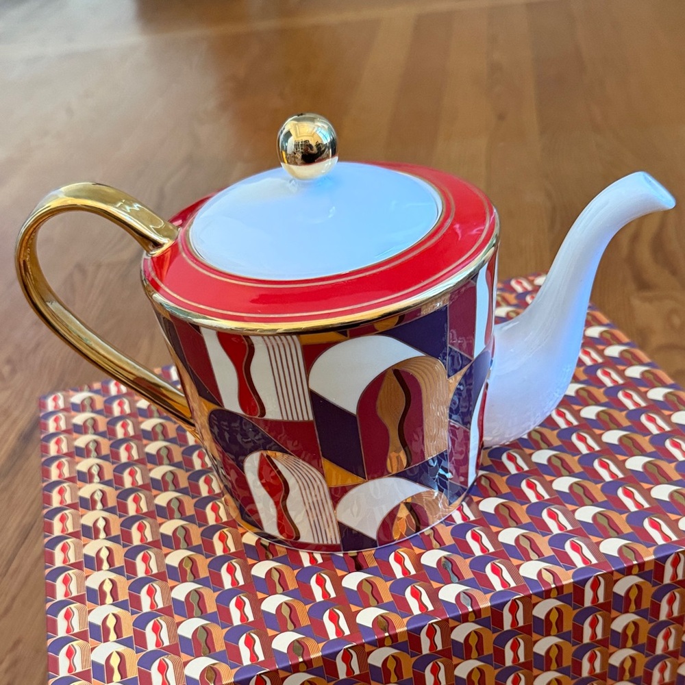 Christian Louboutin Red and Gold Teapot - Picture 5 of 9